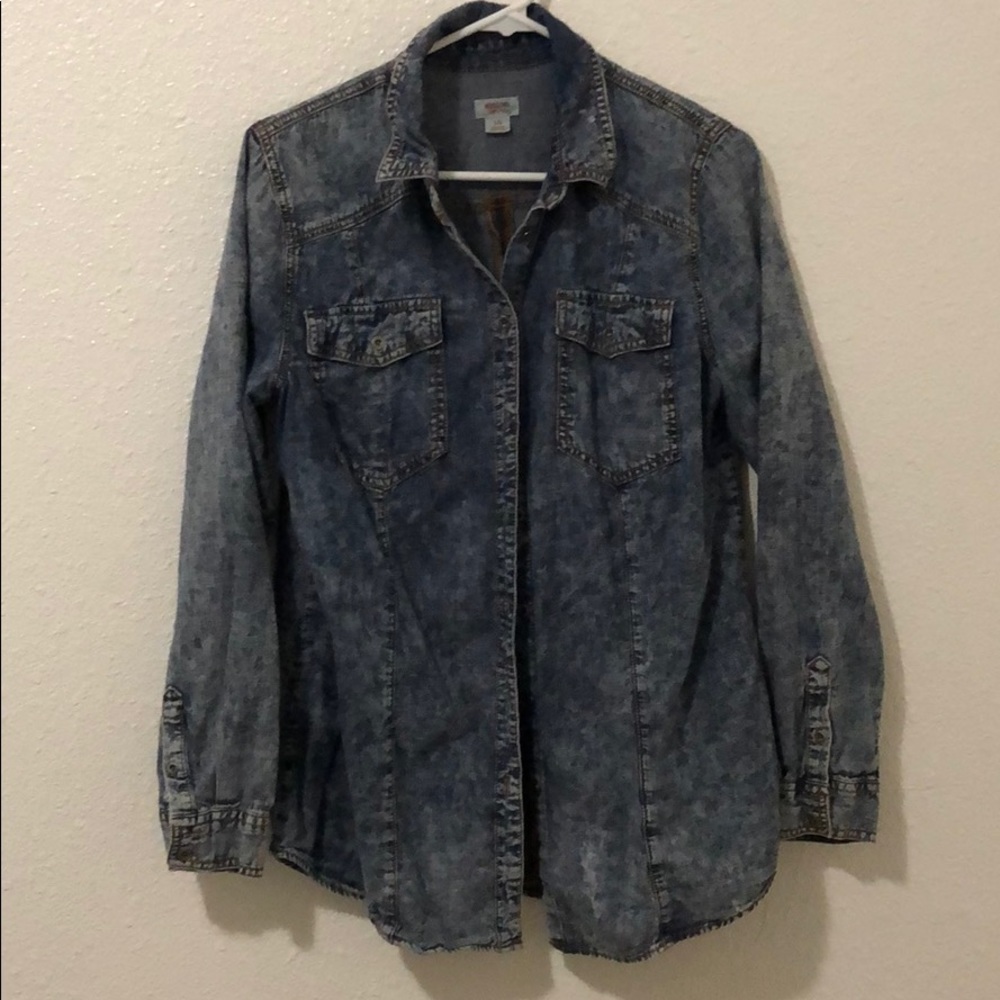 Soft jean material button up.